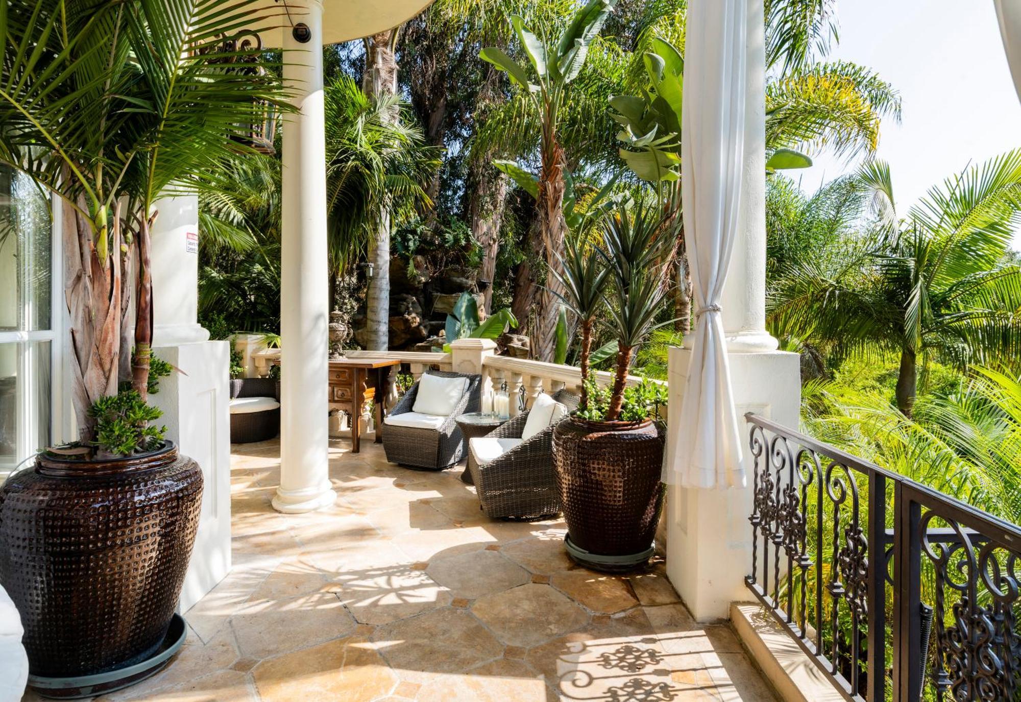 Bel Air Luxury 6 Bedrooms Entire House Angeles Pousada